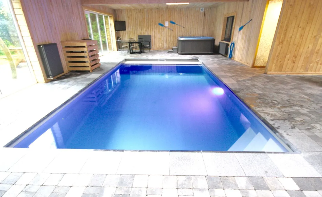 Grosses Ferienhaus für bis zu 14 Personen mit Innenschwimmbad, Sauna und Jacuzzi in den belgischen Ardennen- Eifel