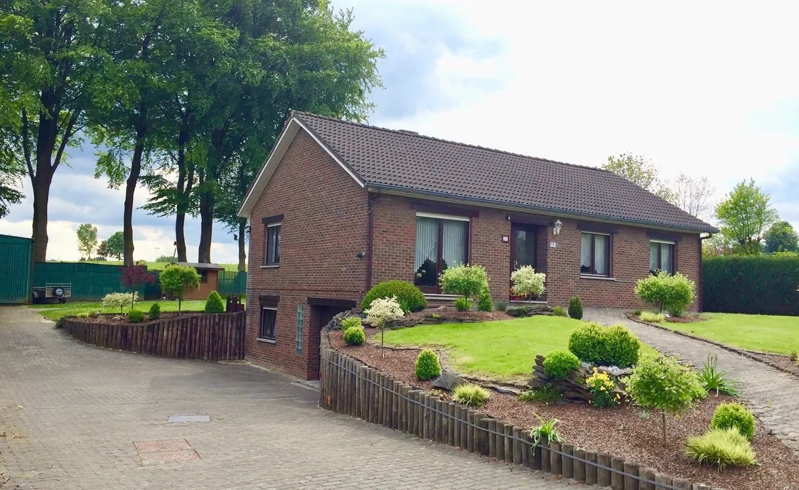 Ferienhaus für bis zu 10 Personen mit privatem Garten in den belgischen Ardennen