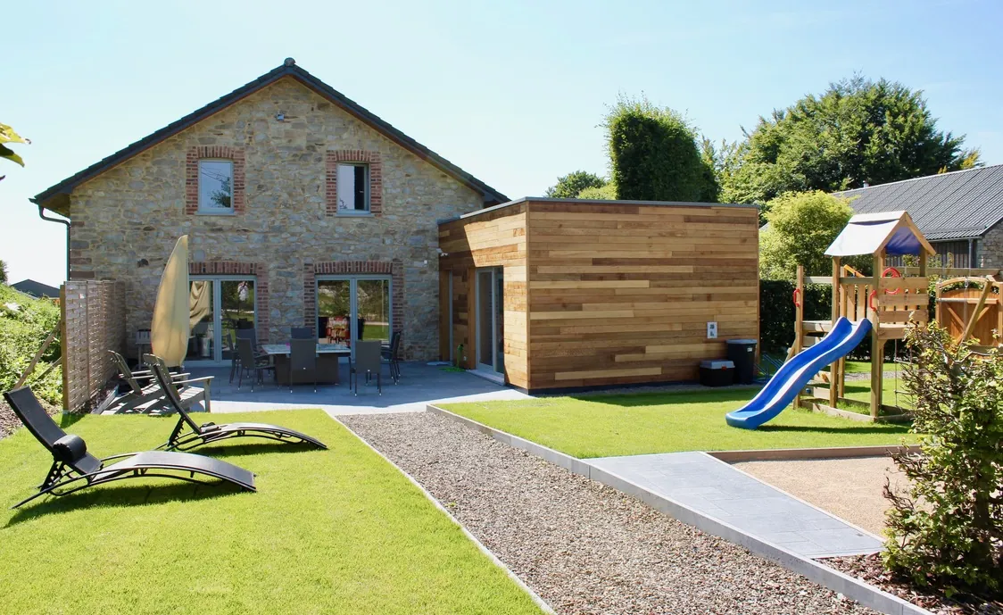 Ferienhaus für 8 Personen in Ovifat mit privatem Wellnessbereich in den belgischen Ardennen. ** 1 Hund herzlich willkommen.**