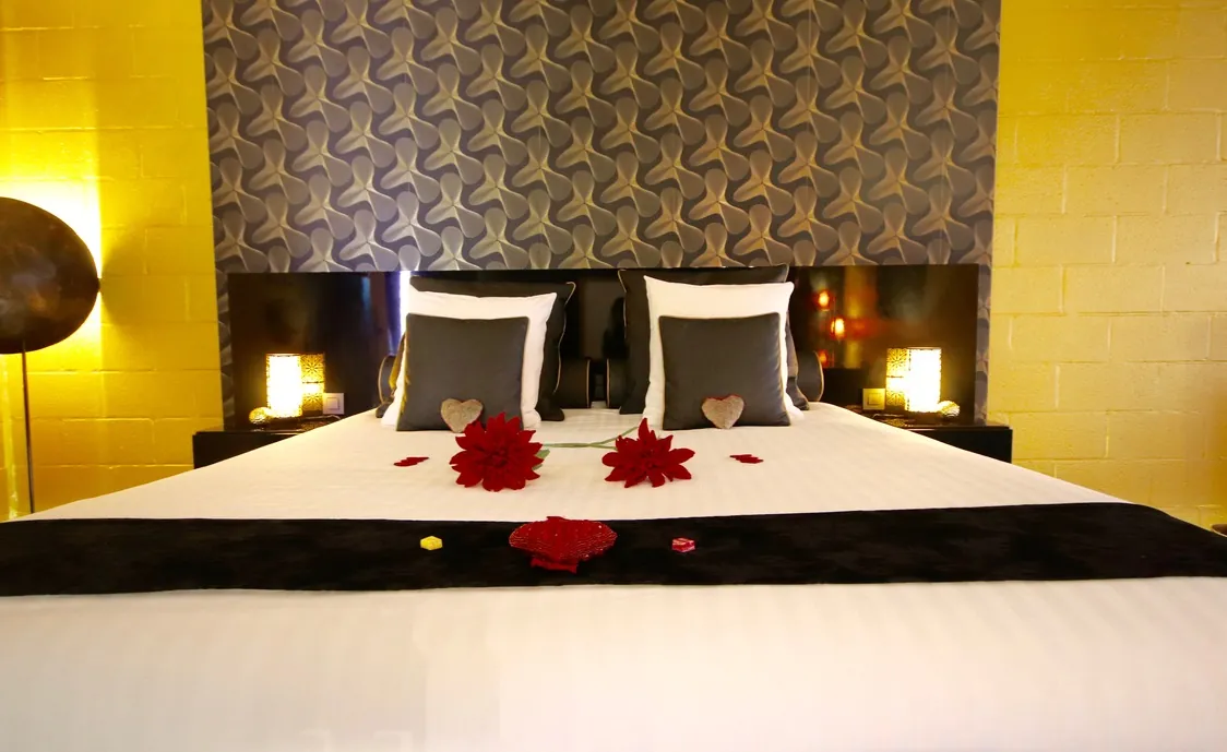 Luxus Loft für 2 Personen zum Thema Luftfahrt – mit 2 Jacuzzis, Dampfbad und Terrasse – in Herbesthal