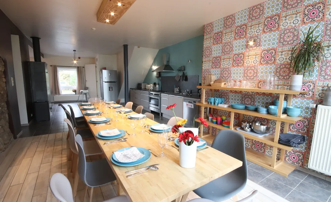 Gemütliches Ferienhaus für 14 Personen mit Whirlpoolwanne une Infrarotsauna in Nassogne in der Provinz Luxemburg – Belgische Ardennen