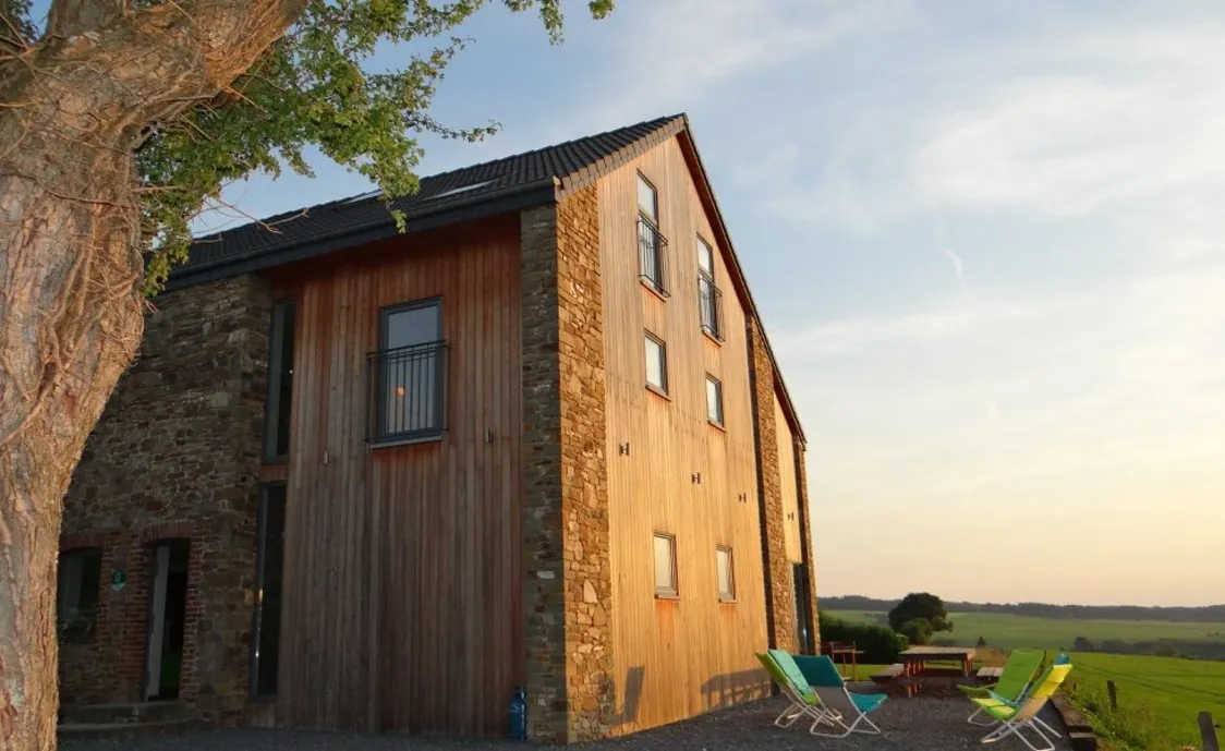 Schönes Ferienhaus für 14 Personen mit Sauna und Whirlpoolwanne in der Provinz Luxemburg in den belgischen Ardennen