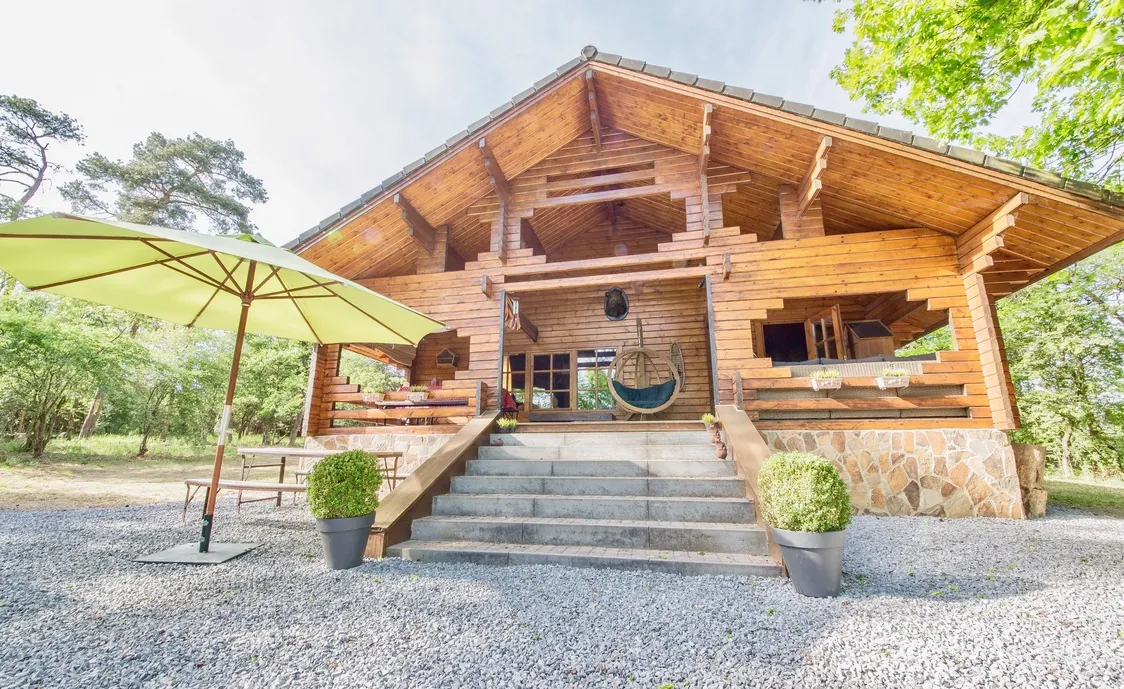 Gemütliches Chalet in ruhiger Lage, direkt in der Nähe von Durbuy in den belgischen Ardennen für 9 Personen