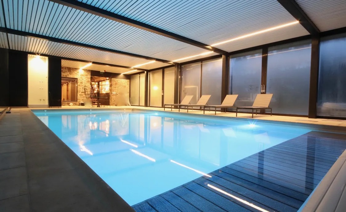 Luxus Gruppen – Ferienhaus mit privatem Pool und grossem Garten in der Eifel – Ardennen