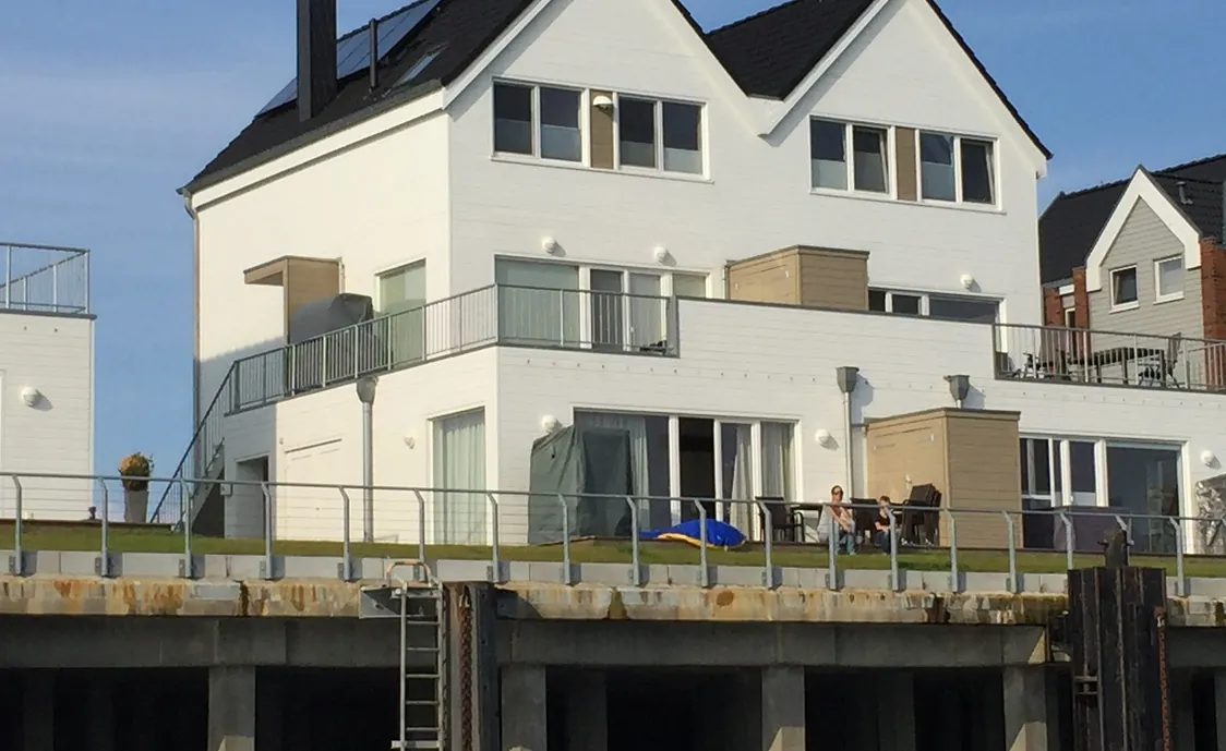 Exklusive Ferienwohnung für bis zu 5 Personen direkt auf dem Wasser in Port Olpenitz an der Ostsee