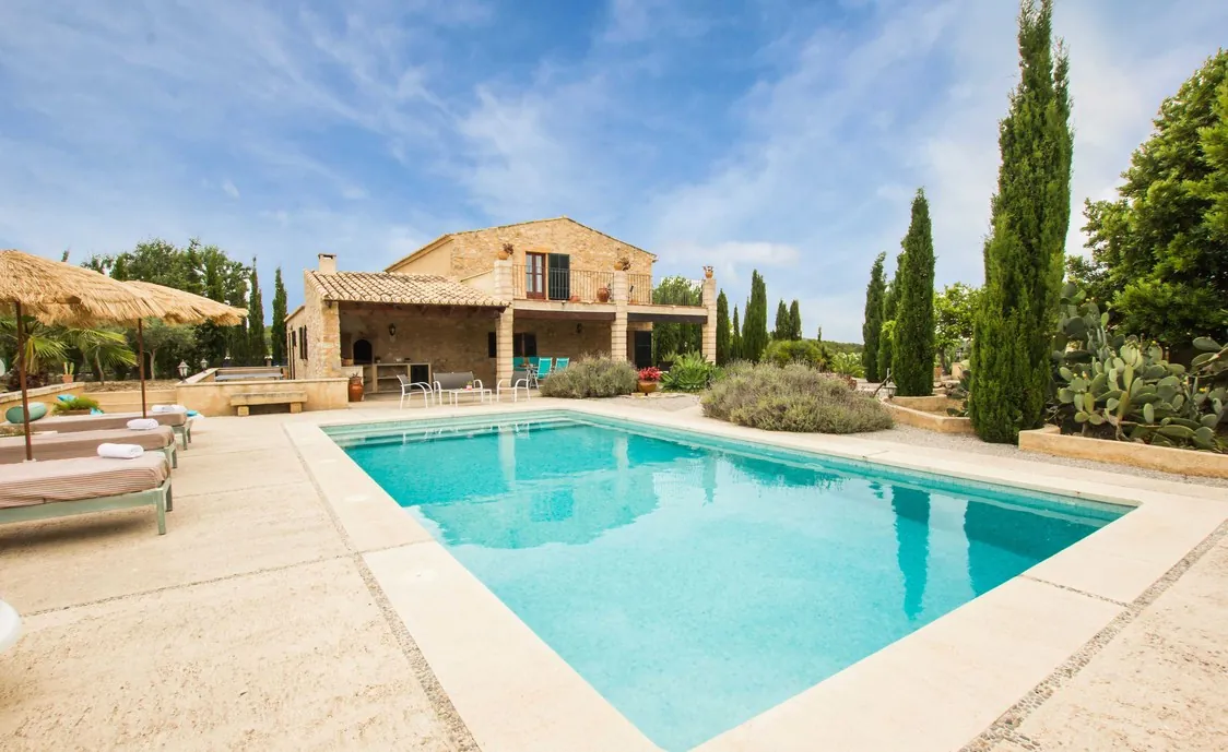 Ferienhaus mieten Mallorca für bis zu 6 Personen mit großem Pool