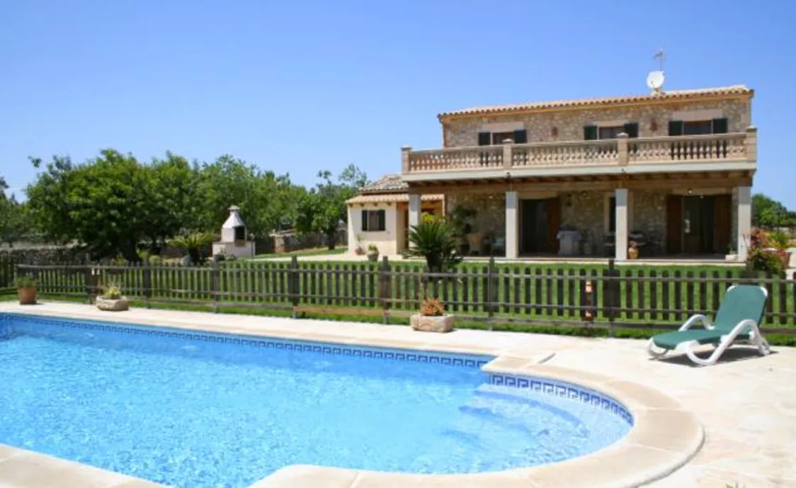 Große Finca mieten Mallorca mit Pool und Internet Wi-Fi