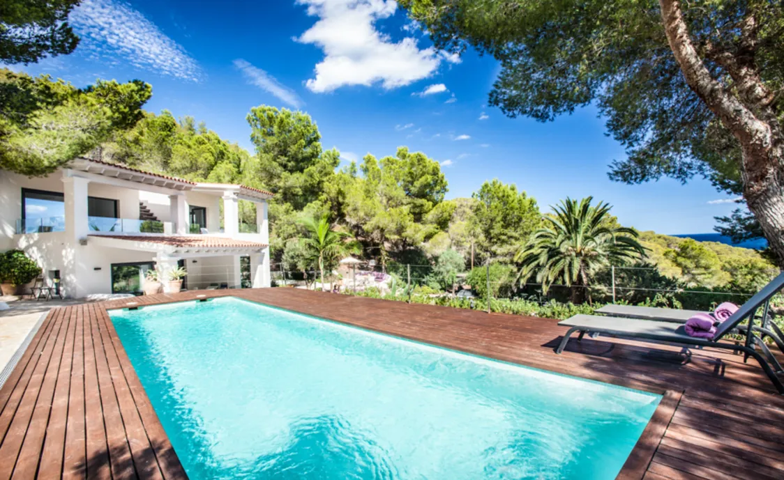 Ferienvilla auf Ibiza mit Pool für 8 Personen nahe dem Strand