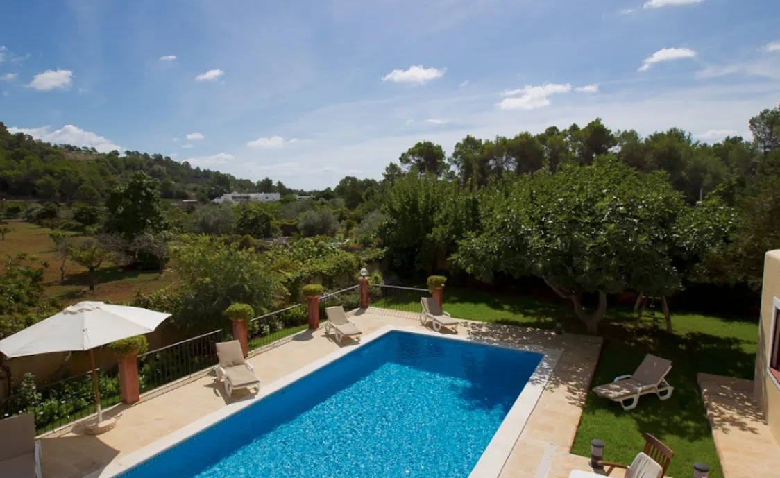 Ferienvilla auf Ibiza, 2 km vom Strand