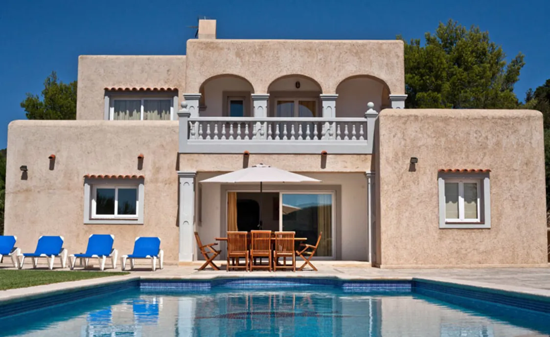 Große Ferienvilla mit Pool auf Ibiza für 8 Personen