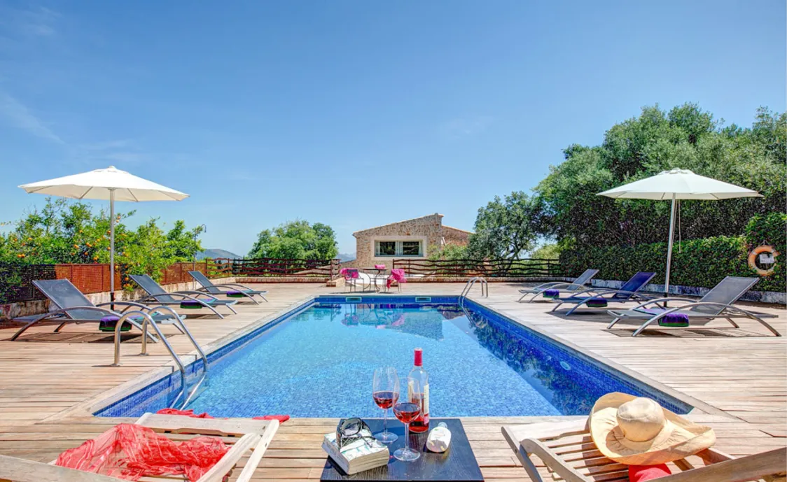 Ferienhaus in schöner Lage mit Außenpool für 6 Personen