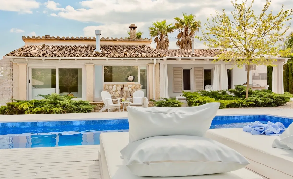 Gemütliche Finca mit wunderschönem Blick auf die Berge und Swimmingpool bei Selva