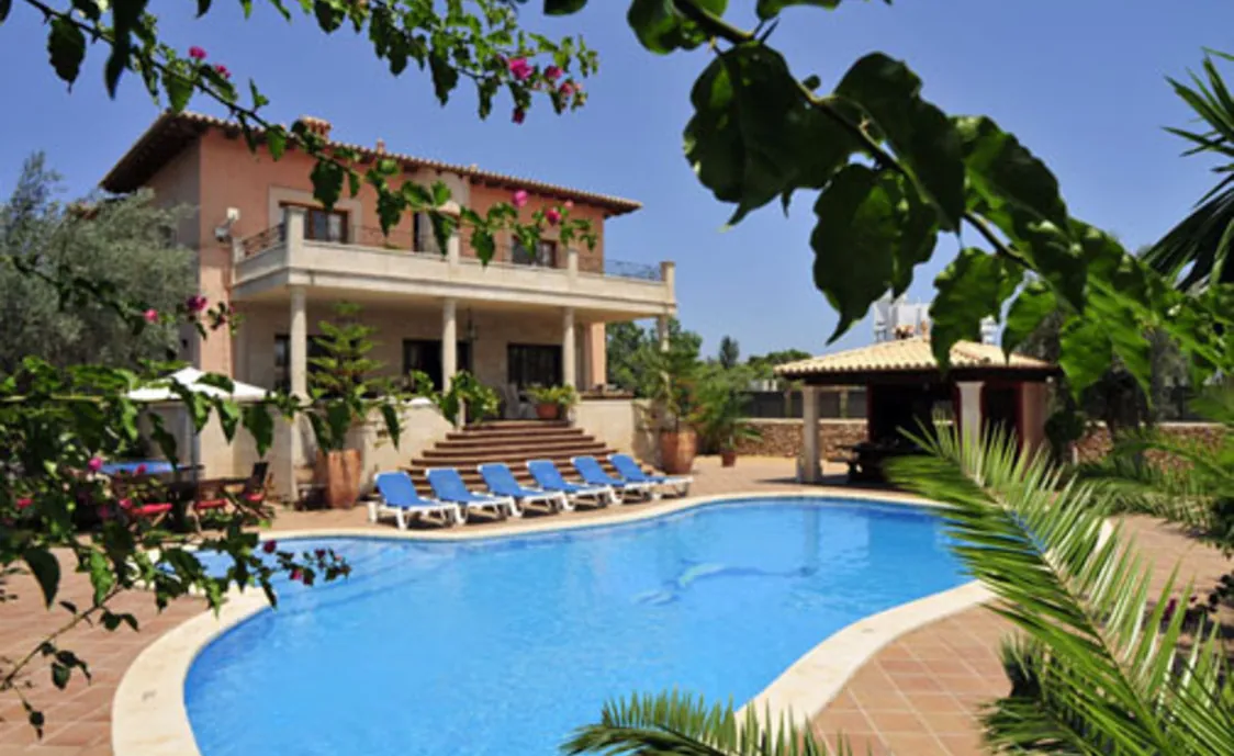 Luxus Ferienhaus nur 100 m vom Strand mit Swimmingpool in Puerto de Pollensa