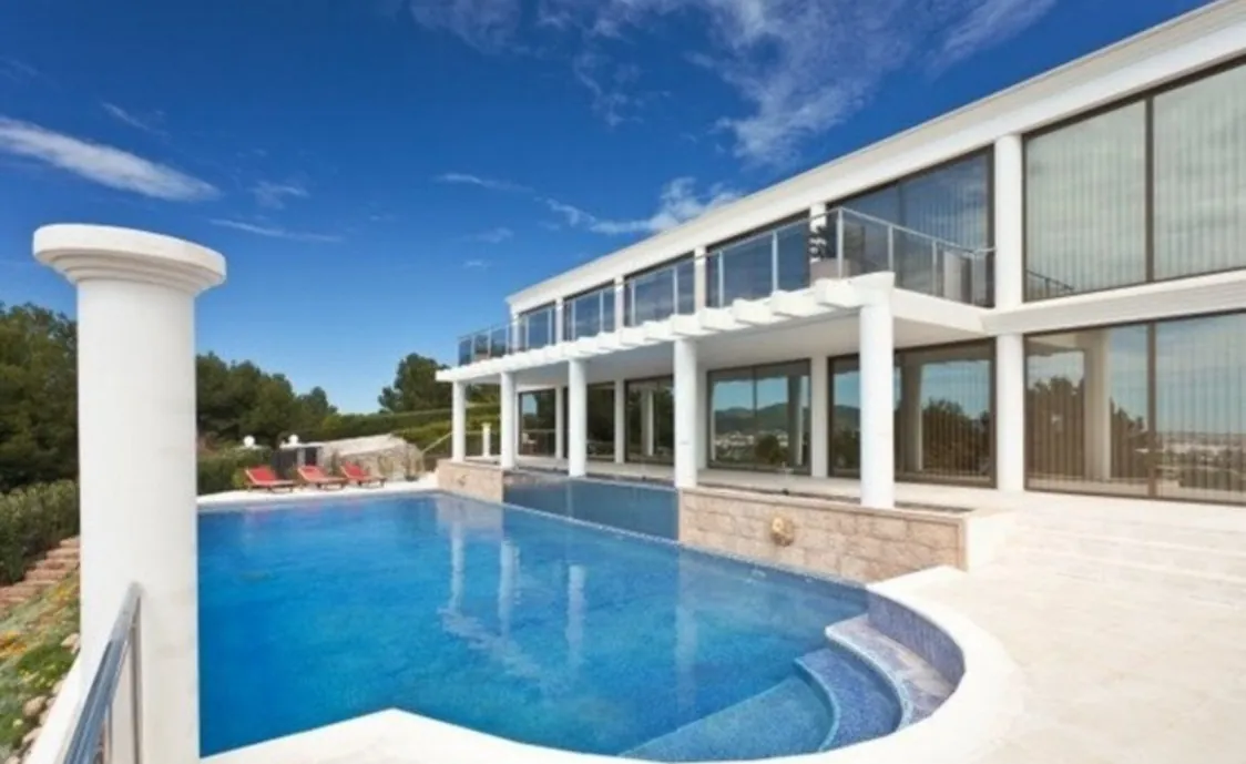 Moderne Villa für 8 Personen mit Swimmingpool auf Ibiza