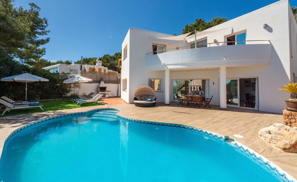 Top Villa Ibiza für 6 Personen mit Sicht auf Ibiza Stadt und auf das Meer