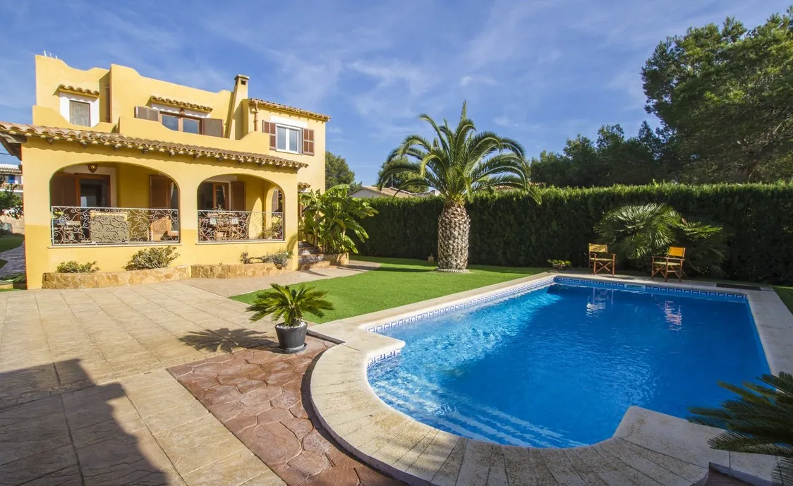 Villa 6 Personen, nahe Strand von Cala Pi, Pool Terrasse 1 km vom Zentrum