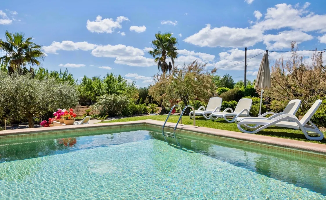 Gemütlichen Ferienhaus für 6 Personen mit privatem Pool in ruhiger Lage in Buger