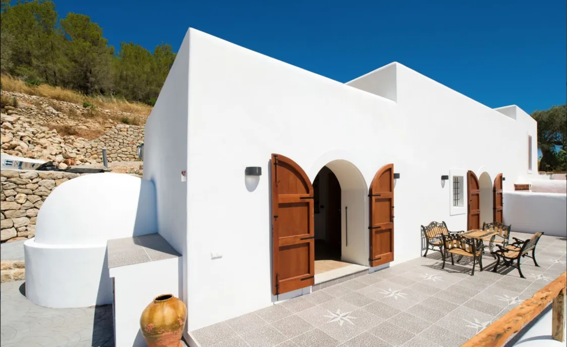 Ferienhaus auf Ibiza für 8 Personen mit privatem Außenpool nur 12 km vom Strand