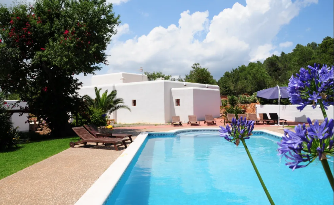 Villa für 13 Personen mit privatem Außenpool, nur 4 km vom Strand entfernt, auf Ibiza