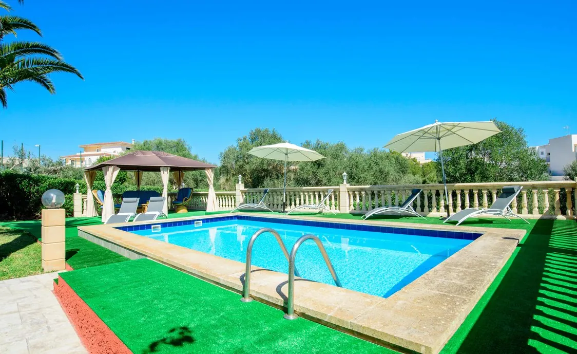 Großes Ferienhaus für 8 Personen mit privatem Außenpool in Porto Colom, nur 2,6 km vom Strand auf Mallorca