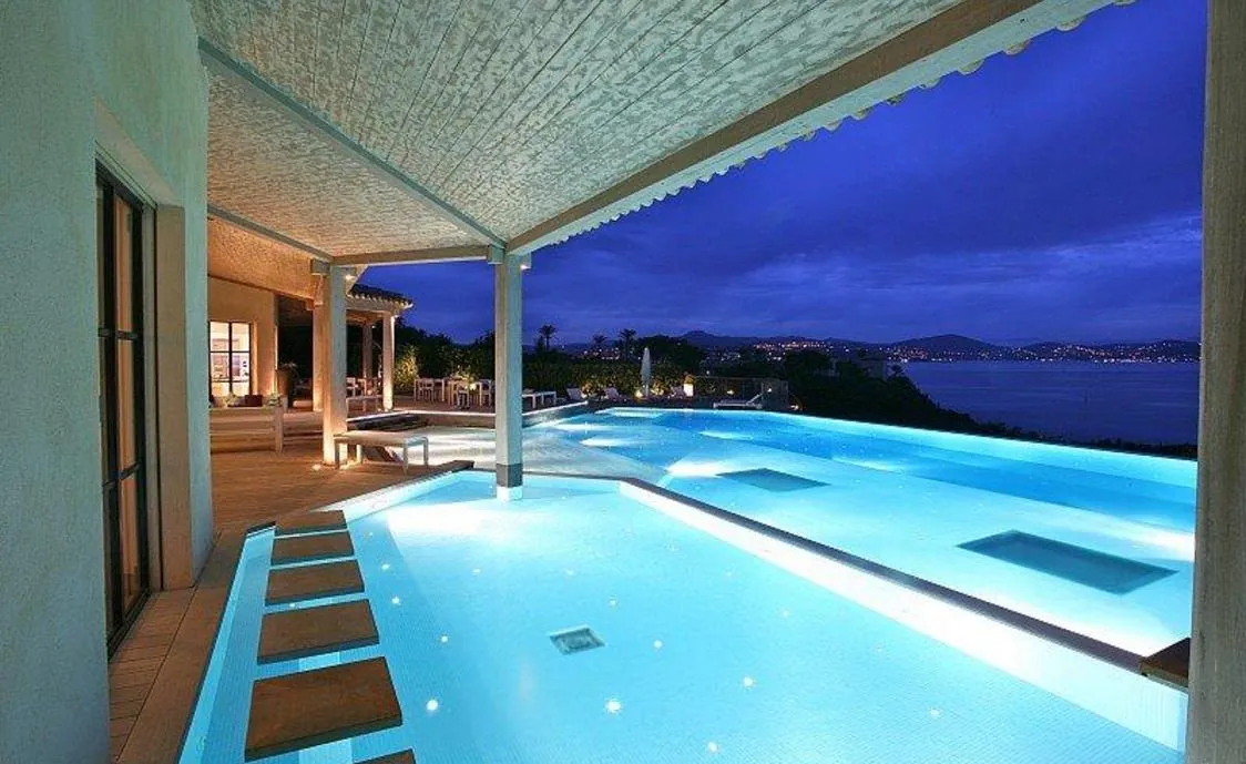 Moderne luxus Villa Saint-Tropez mit Meerblick für 8 Personen