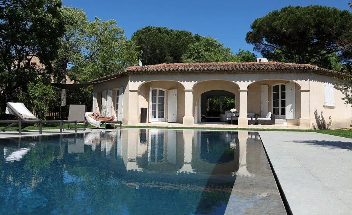 Modernes Ferienhaus für 8 Personen mit Pool, unweit von St-Tropez