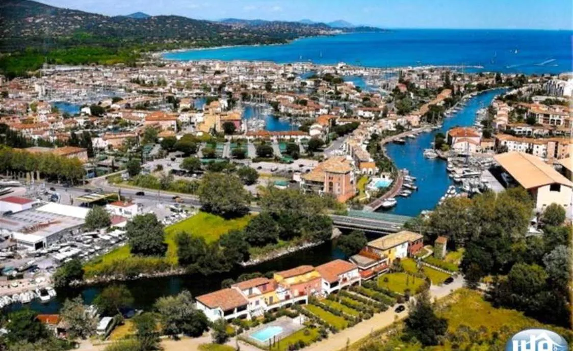 Ferienhaus für bis zu 6 Personen mit gemeinschaftlichen Schwimmbad zwischen Grimaud und Saint Tropez