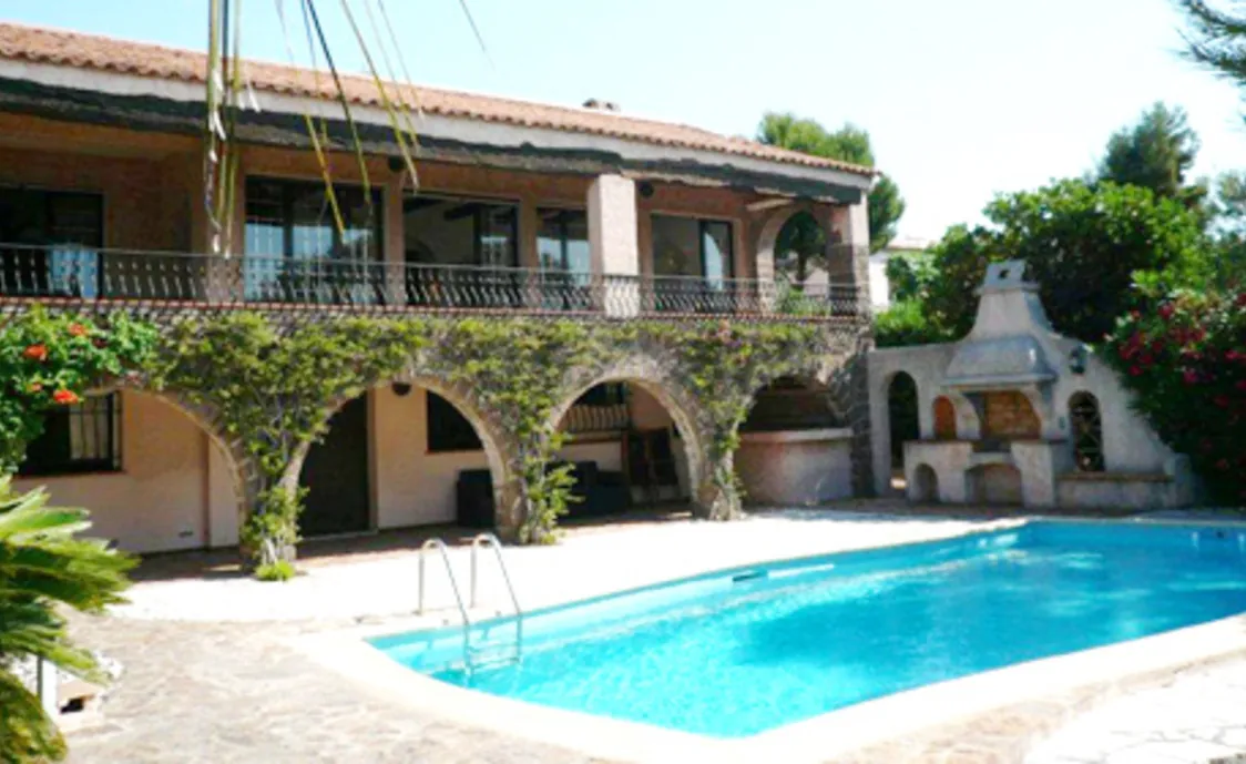 Luxusvilla mit Pool an der Côte d’Azur direkt am Strand für 6 Personen