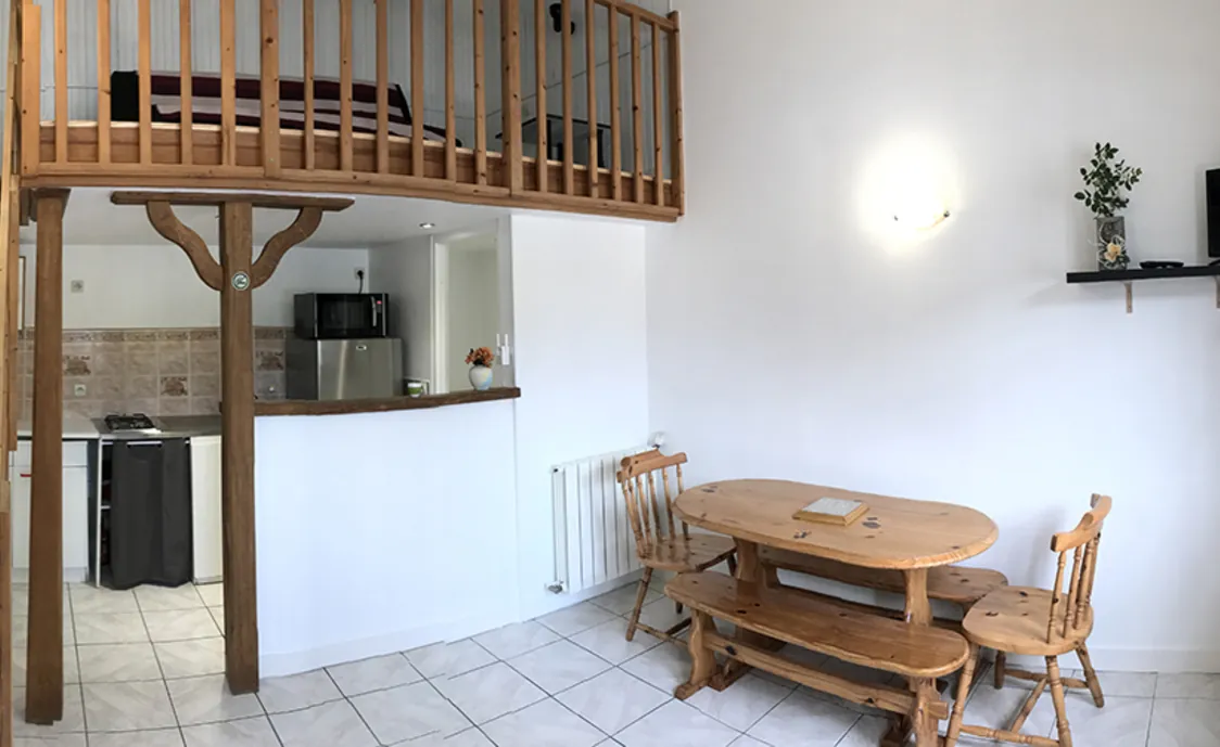 Chalet für 4 Personen mit gemeinschaftlichem Pool nahe des Mont-Saint-Michel