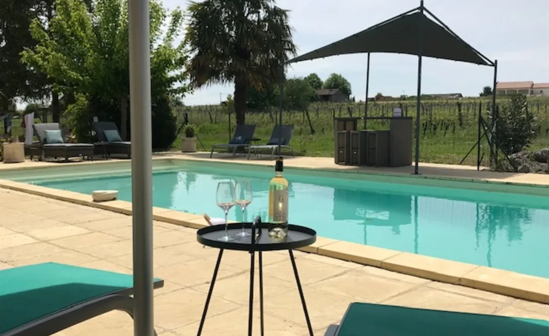 Schönes Ferienhaus für 12 Personen mit Pool in Pomport