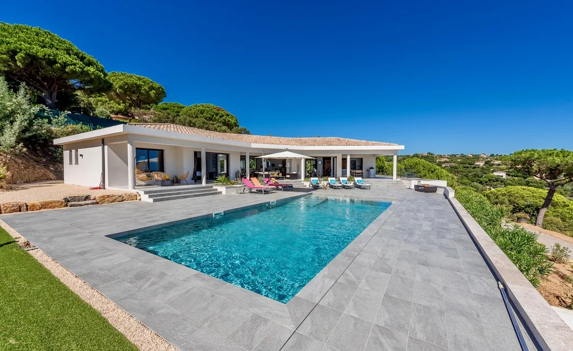 Luxusvilla mit Meerblick für 8 Personen mit privatem Swimmingpool, nur 2 km vom Stand in Sainte-Maxime
