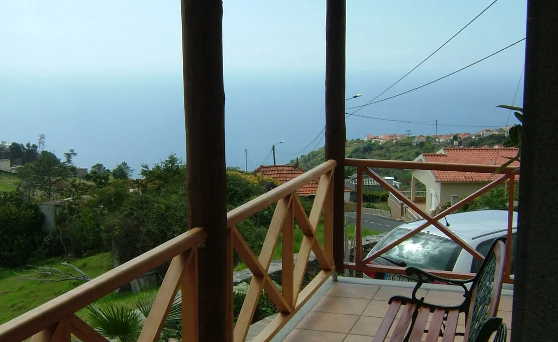 Ferienhaus für 4 Personen und Blick auf den Atlantik im Westen von Madeira